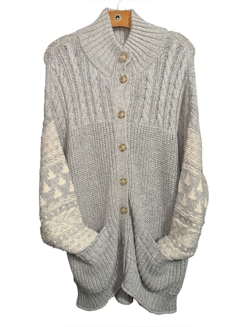 American Eagle Outfitters Women's Cozy Chunky Cable Knit Cardigan Size Large NWT